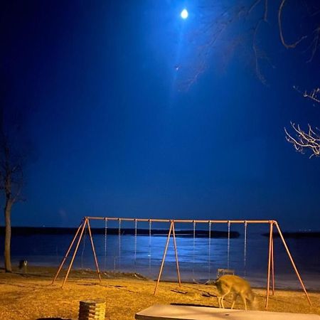 Cozy Home Lake Huron With Loft 2 Bedroom 1 Bathroom Au Gres Екстериор снимка