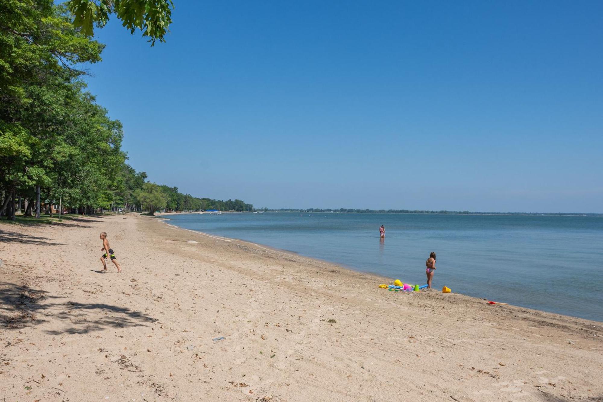 Cozy Home Lake Huron With Loft 2 Bedroom 1 Bathroom Au Gres Екстериор снимка